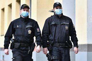 Dopouštíte se apartheidu, píší právníci školám. Spory už musí řešit policie - Seznam Zprávy